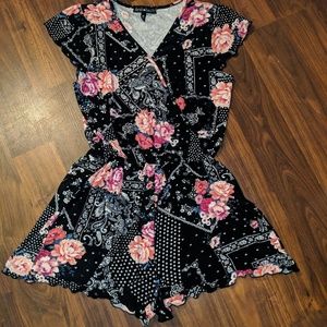 🔥 Cute Romper NWOT